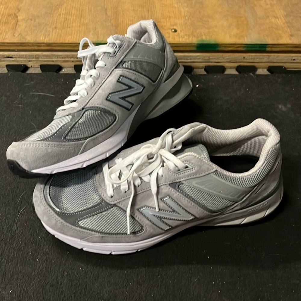 New Balance Men's Gray Athletic Shoes